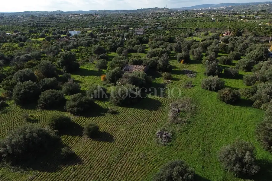 Edificabile Residenziali in vendita di 25.000 mq a €335.000 (rif. 137/2025)