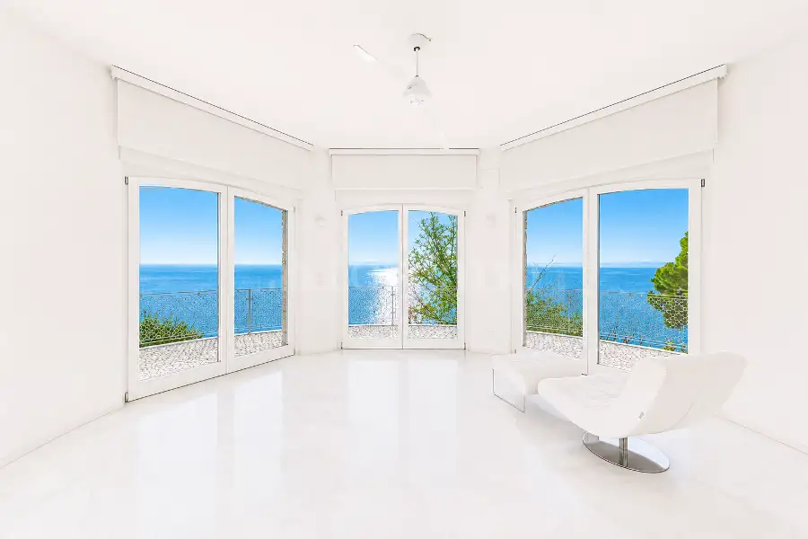 Villa in vendita di 450 mq a €4.500.000 (rif. 24/2025)