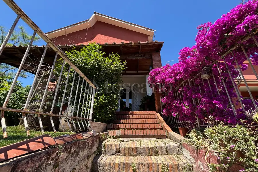 Villa Plurifamiliare in vendita di 228 mq a €519.000 (rif. 37/2025)