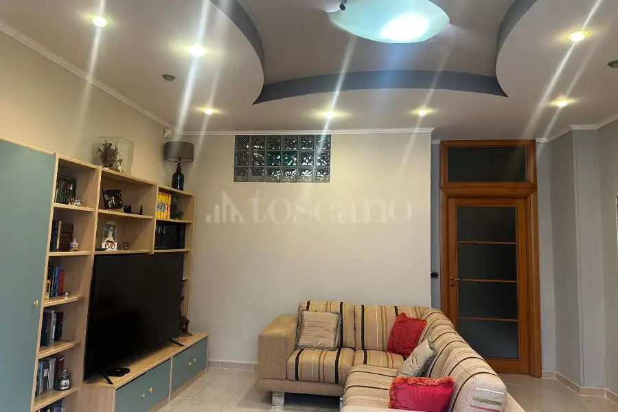 Casa Indipendente in vendita di 250 mq a €250.000 (rif. 92/2026)