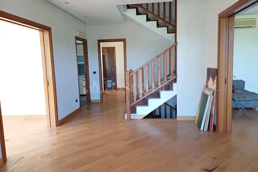 Villa in vendita di 370 mq a €495.000 (rif. 9/2026)