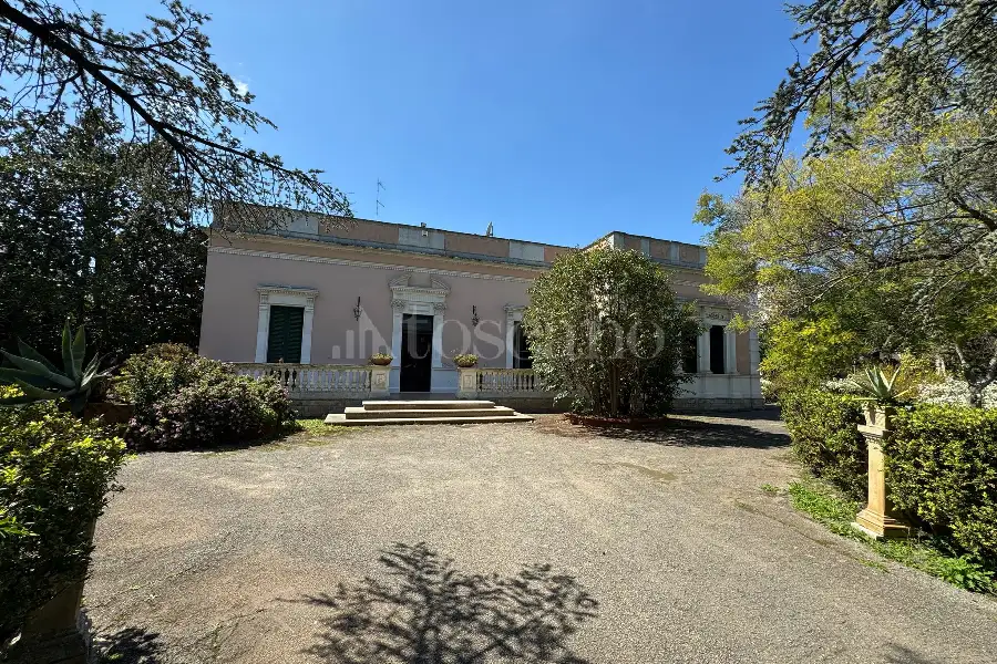 Villa in vendita di 290 mq a €798.000 (rif. 19/2026)