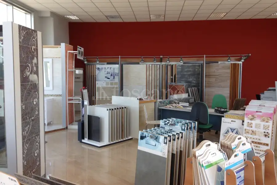 Negozio in vendita di 200 mq a €210.000 (rif. 55/2026)