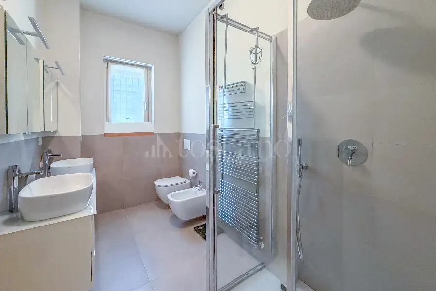 Casa in vendita di 240 mq a €3.290.000 (rif. 106/2026)