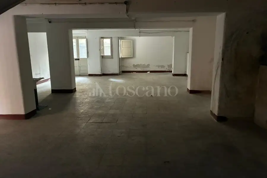 Box in vendita di 79 mq a €59.000 (rif. 5/2026)