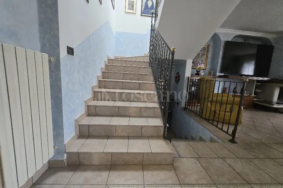 Casa Indipendente in vendita di 410 mq a €615.000 (rif. 40/2025)