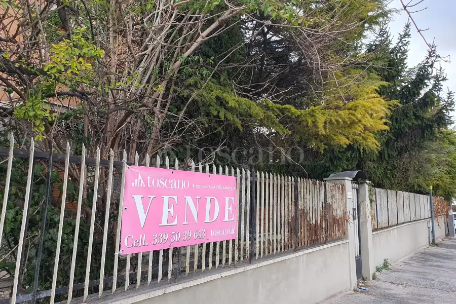 Casa Indipendente in vendita di 460 mq a €220.000 (rif. 31/2024)