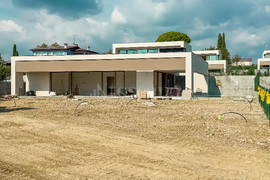 Villa in vendita di 362 mq a €1.695.000 (rif. 14/2025)