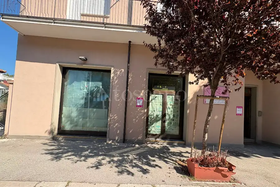 Negozio in vendita di 172 mq a €250.000 (rif. 60/2026)