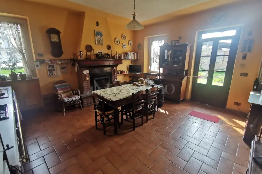 Casa Indipendente in vendita di 210 mq a €300.000 (rif. 9/2026)