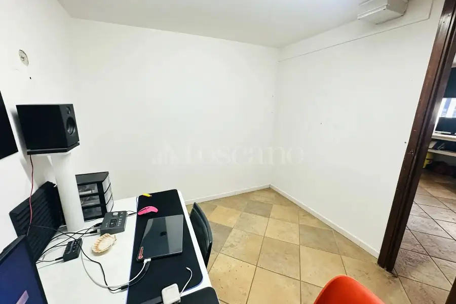 Negozio in vendita di 68 mq a €73.000 (rif. 42/2026)
