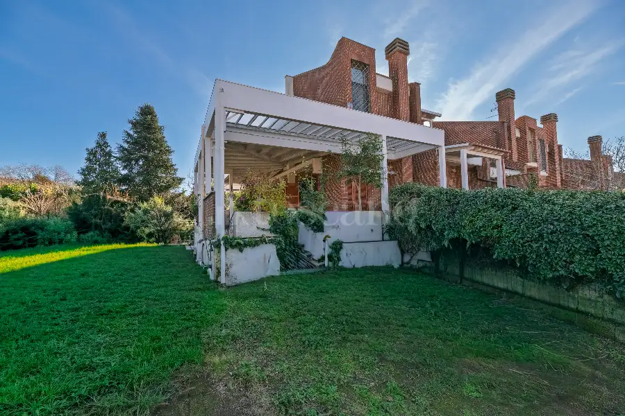 Villino a Schiera in vendita di 260 mq a €520.000 (rif. 28/2025)