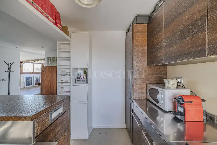 Attico in affitto di 82 mq a €1.900 (rif. 22/2026)