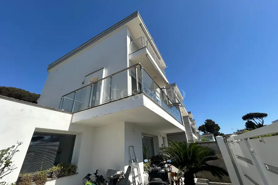 Villino a Schiera in vendita di 120 mq a €399.000 (rif. 45/2026)