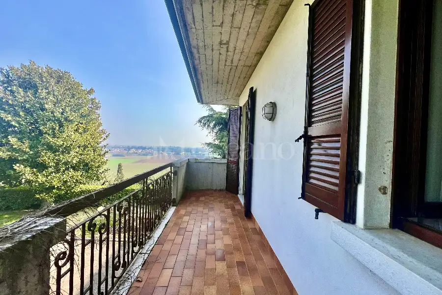 Villa in vendita di 450 mq a €950.000 (rif. 14/2025)