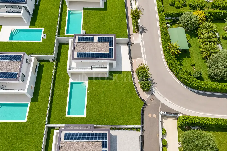 Villa in vendita di 292 mq a €1.590.000 (rif. 12/2025)