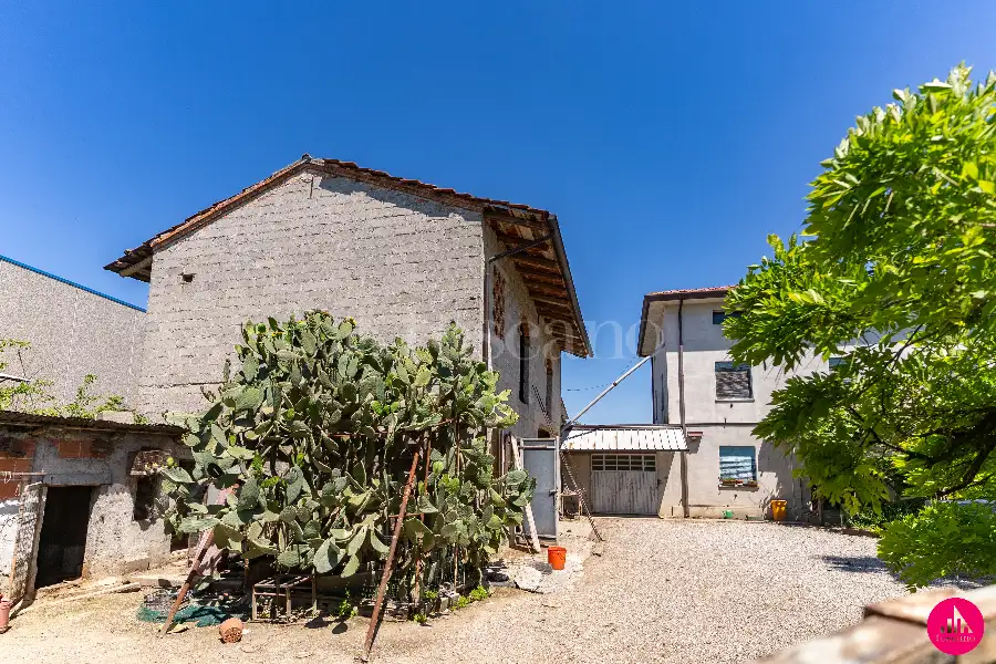 Casa Indipendente in vendita di 285 mq a €155.000 (rif. 82/2026)
