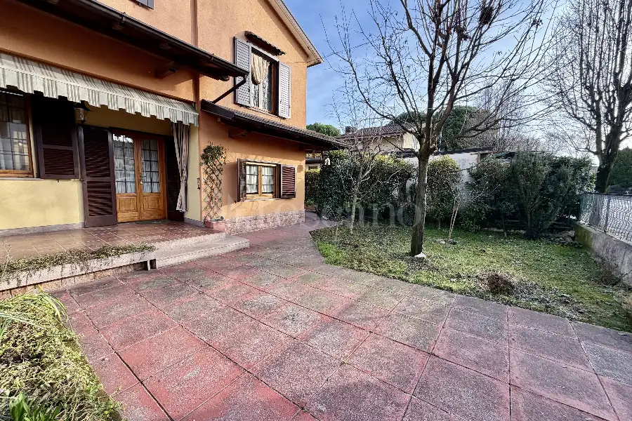 Villa Bifamiliare in vendita di 120 mq a €290.000 (rif. 13/2026)