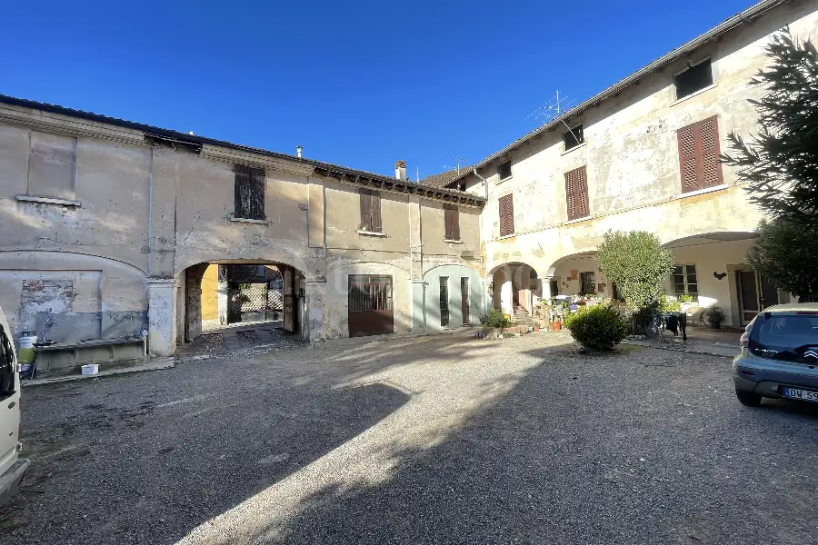 Casale in vendita di 1.300 mq a €560.000 (rif. 65/2023)