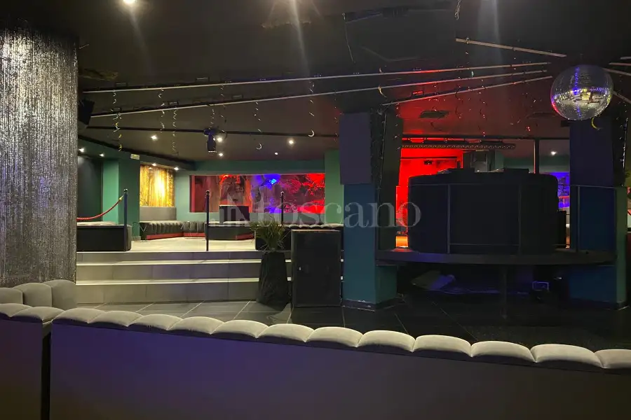 Negozio in vendita di 1.200 mq a €1.250.000 (rif. 40/2026)