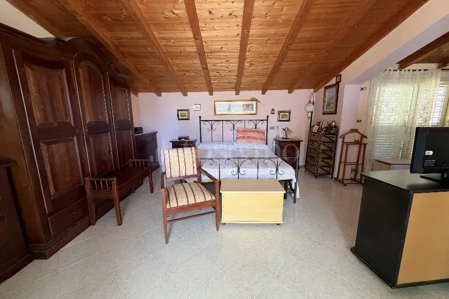 Casa Indipendente in vendita di 220 mq a €330.000 (rif. 148/2026)
