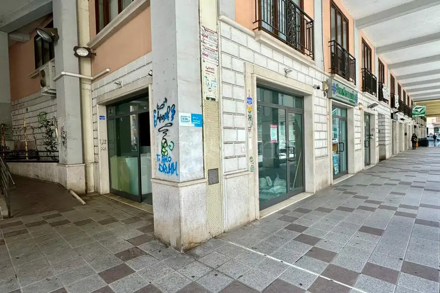 Negozio in affitto di 55 mq a €1.200 (rif. 40/2025)