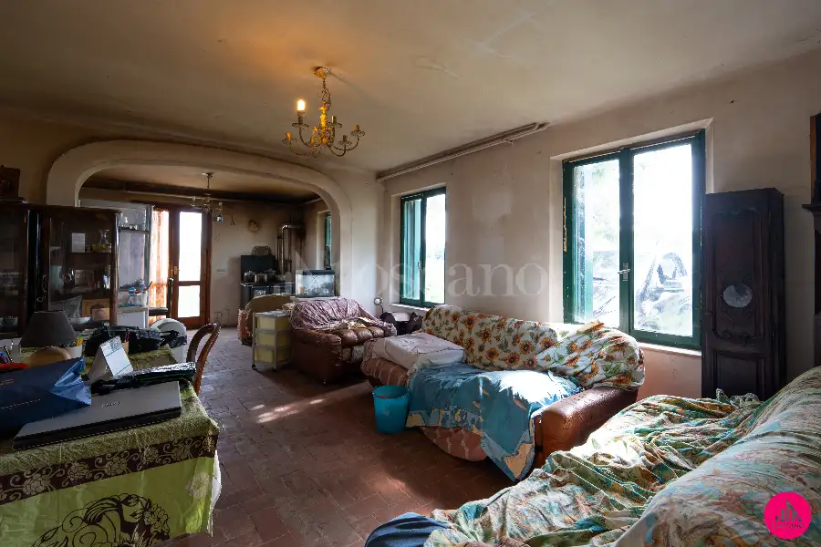 Casale in vendita di 375 mq a €180.000 (rif. 21/2026)