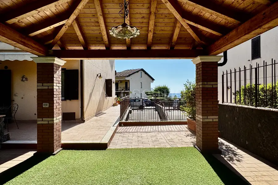 Villa Bifamiliare in vendita di 160 mq a €598.000 (rif. 156/2026)