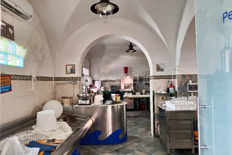 Casale in vendita di 1.300 mq a €1.350.000 (rif. 49/2026)