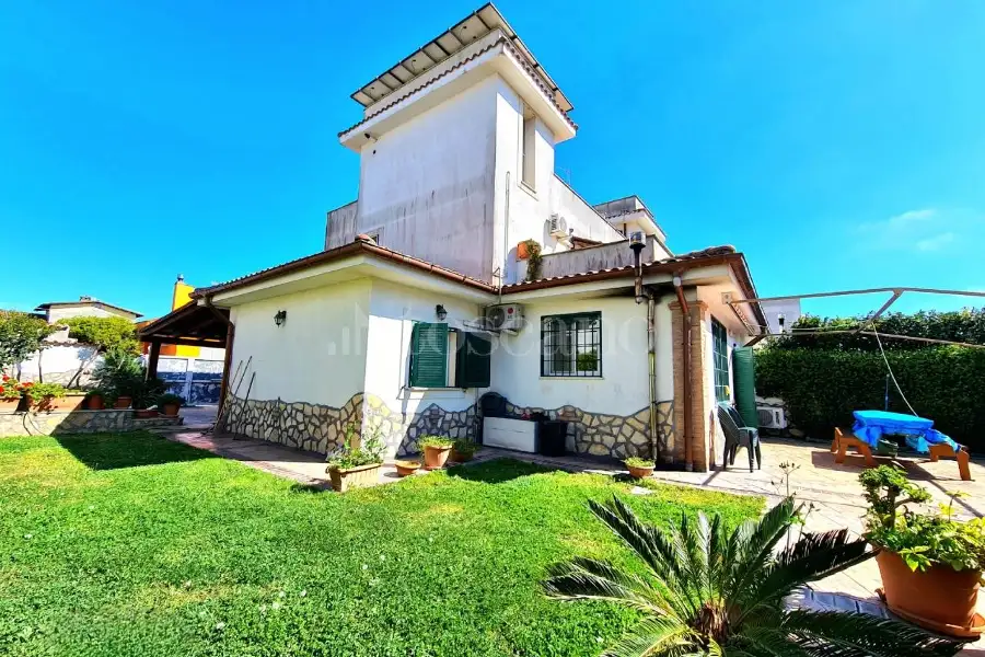 Villa Bifamiliare in vendita di 160 mq a €249.000 (rif. 52/2026)