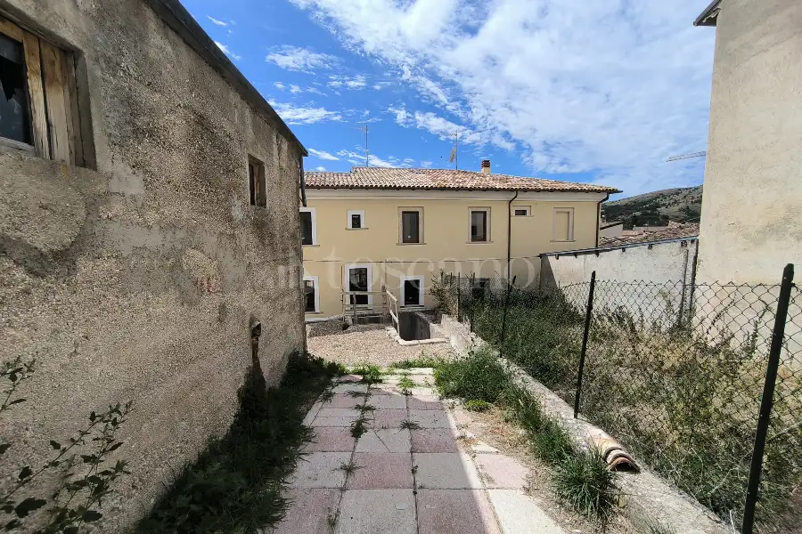 Casa Indipendente in vendita di 200 mq a €115.000 (rif. 36/2026)