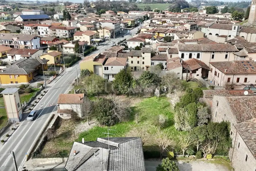 Edificabile Residenziali in vendita di 1.439 mq a €440.000 (rif. 8/2026)