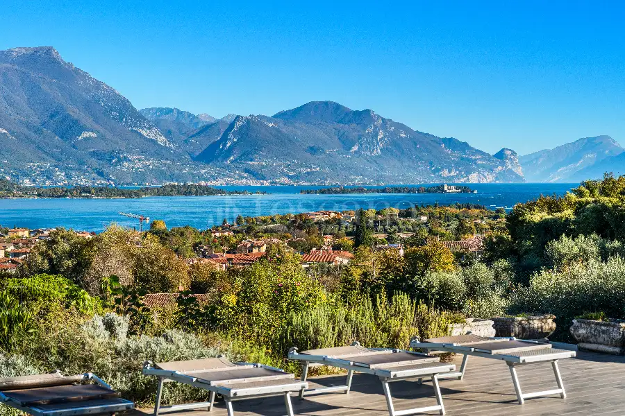 Villa in vendita di 583 mq a €2.680.000 (rif. 66/2025)