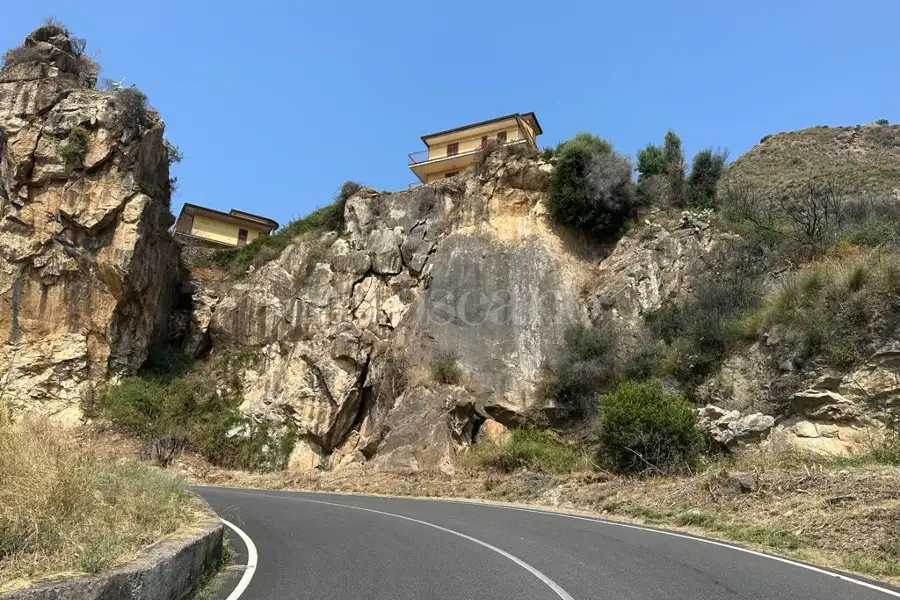 Villino a Schiera in vendita di 182 mq a €220.000 (rif. 31/2023)