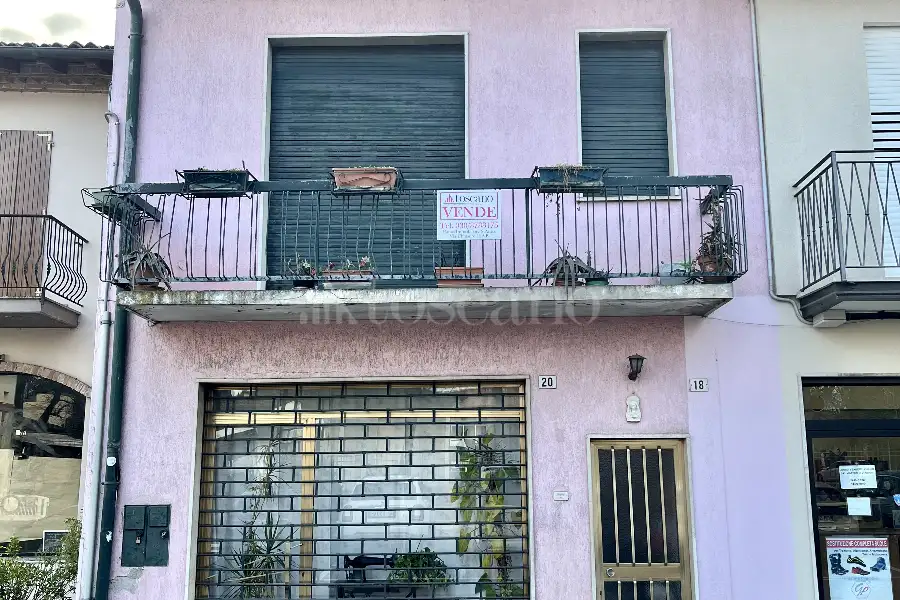 Casa Indipendente in vendita di 220 mq a €270.000 (rif. 3/2026)