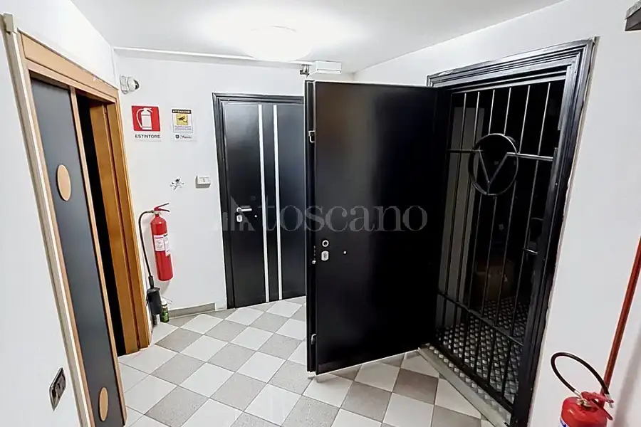 Ufficio in vendita di 200 mq a €350.000 (rif. 189/2026)
