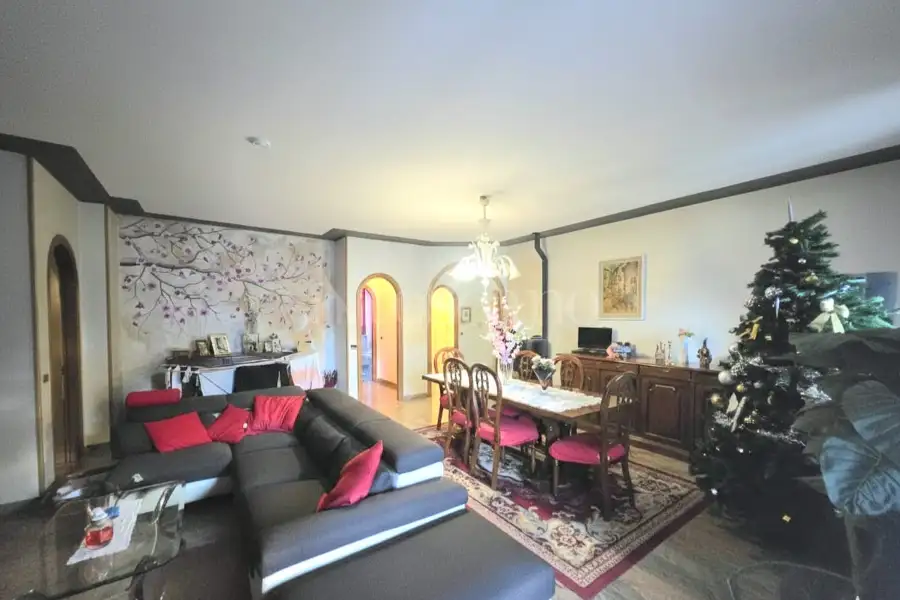 Villa in vendita di 550 mq a €970.000 (rif. 10/2026)