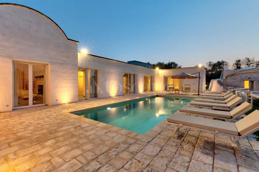 Villa in vendita di 239 mq a €795.000 (rif. 7/2025)
