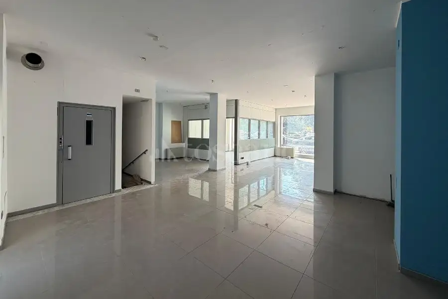 Negozio in vendita di 437 mq a €337.000 (rif. 33/2026)