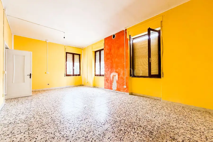 Casa Indipendente in vendita di 200 mq a €125.000 (rif. 23/2026)
