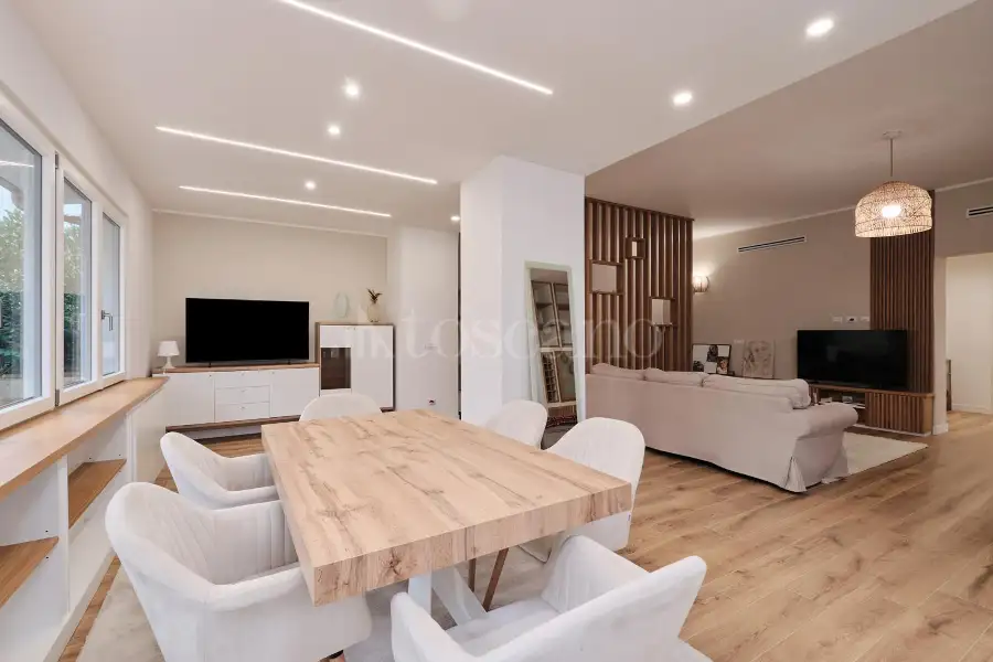 Villa in vendita di 259 mq a €1.100.000 (rif. 2/2026)