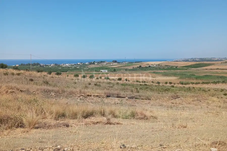 Edificabile Commerciale in vendita di 3.700 mq a €45.000 (rif. 10/2026)