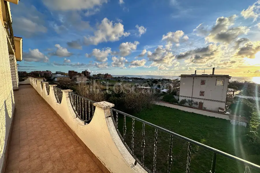 Attico in vendita di 160 mq a €339.000 (rif. 4/2026)