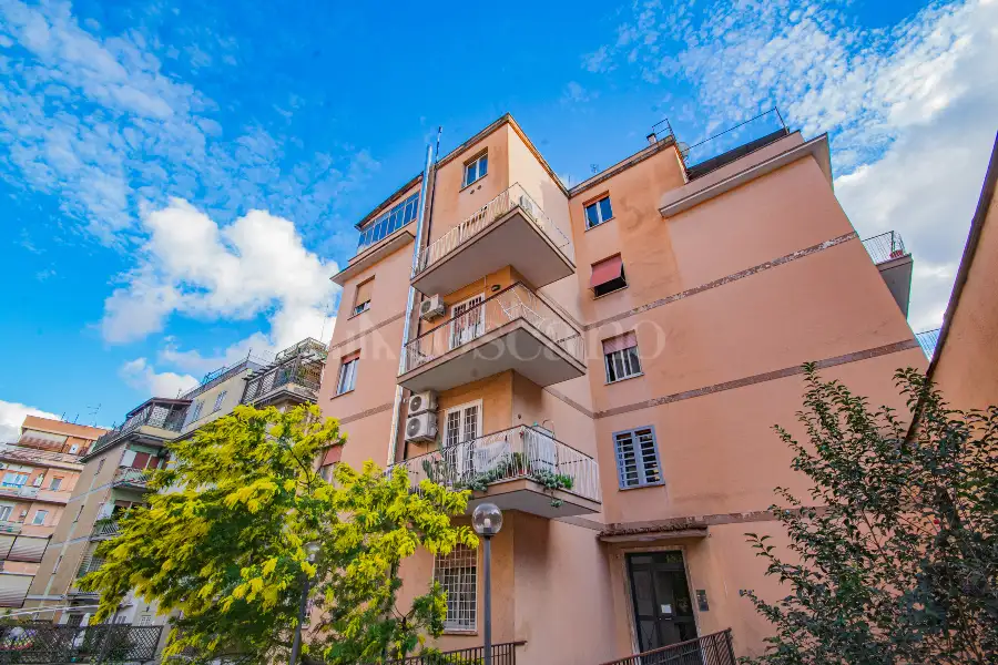 Attico in vendita di 90 mq a €399.000 (rif. 6/2026)