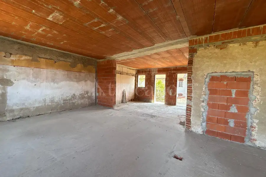 Casale in vendita di 840 mq a €650.000 (rif. 38/2026)