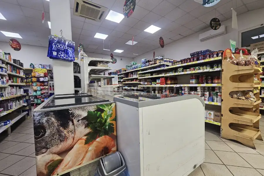 Attività Commerciale in vendita di 100 mq a €65.000 (rif. 86/2025)