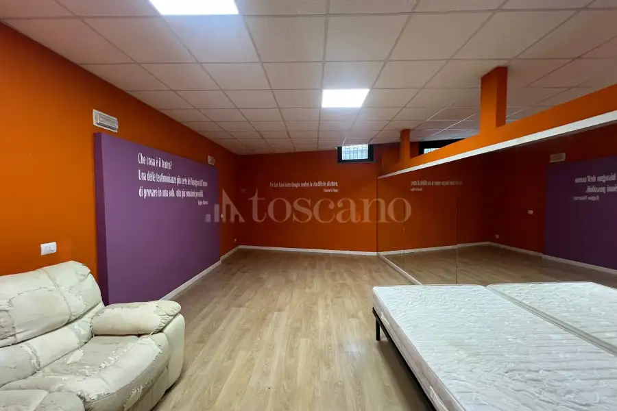 Magazzino in vendita di 215 mq a €149.000 (rif. 76/2025)
