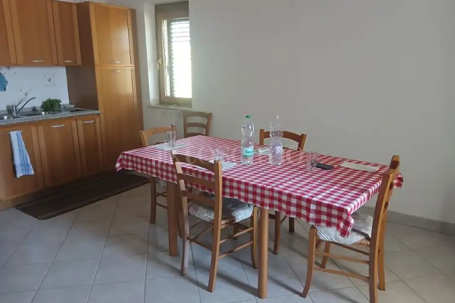 Villa Bifamiliare in vendita di 320 mq a €200.000 (rif. 31/2026)