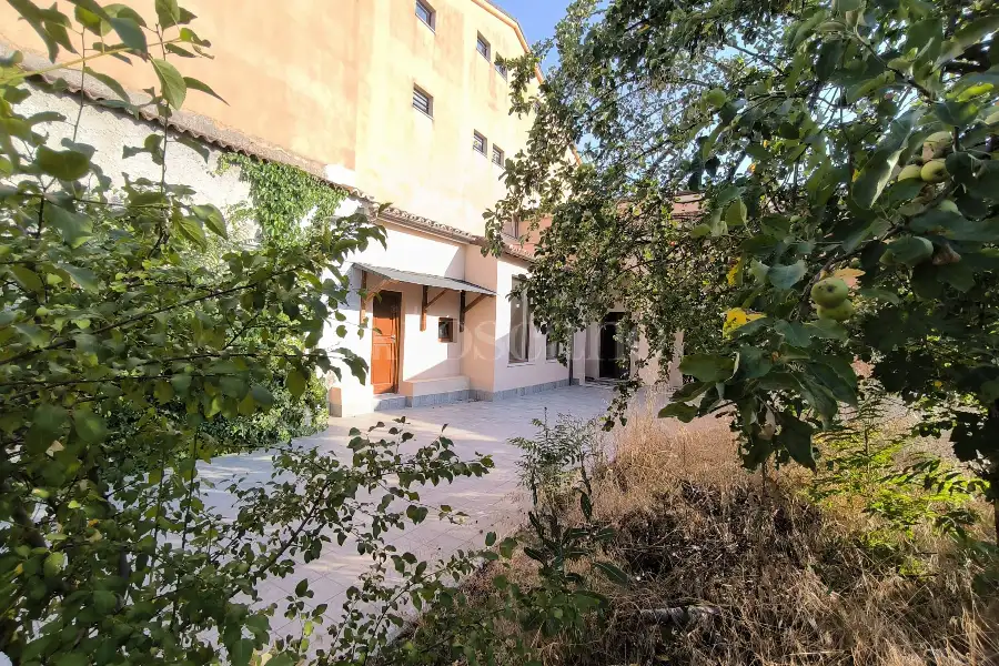 Casa Indipendente in vendita di 300 mq a €450.000 (rif. 32/2026)