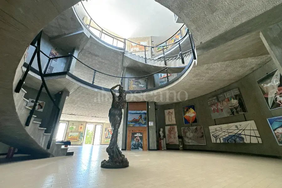 Casa in vendita di 800 mq a €879.000 (rif. 109/2024)